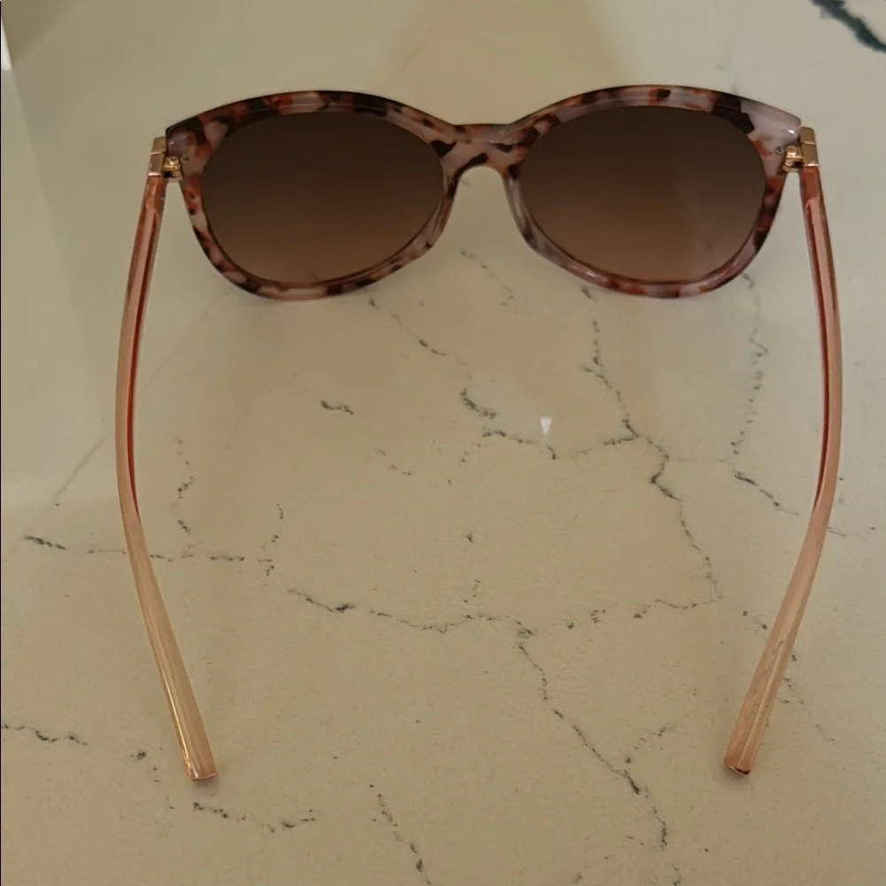 LOFT Outlet Women's Tortoiseshell Sunglasses OS NWOT - Picture 7 of 16